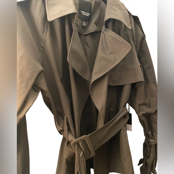 Vera Wang Women’s Lightweight Jacket. Green. Belted with ribbon sleeves. Medium - Picture 6 of 7